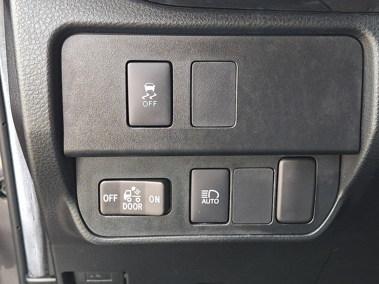 Certified 2022 Toyota Tacoma SR5 AWD/4WD image 25