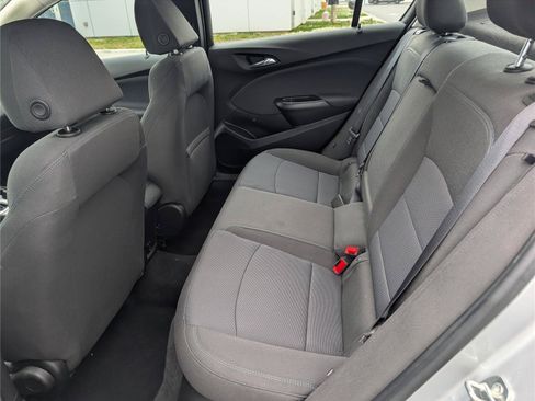 Used 2018 Chevrolet Cruze LT FWD image 14