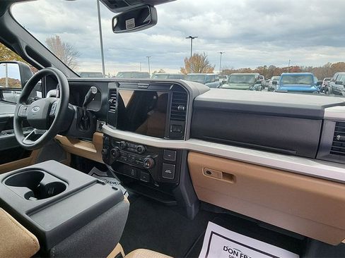 New 2026 Ford F250 XLT w/ XLT Premium Package image 10
