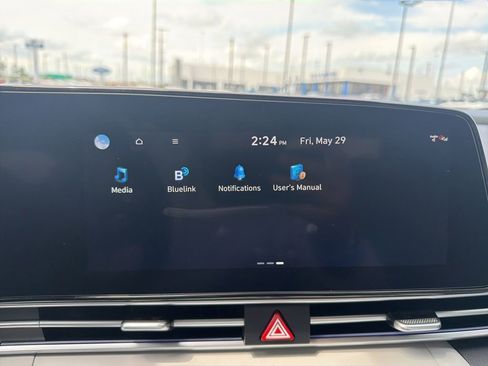New 2026 Hyundai Elantra Limited FWD image 19