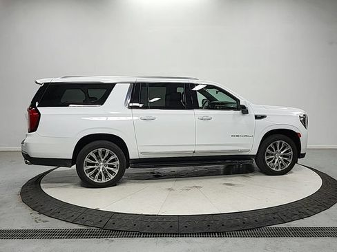 Used 2021 GMC Yukon XL Denali w/ Advanced Technology Package AWD/4WD image 8