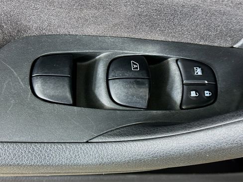 Used 2013 Nissan Altima 2.5 S FWD image 15