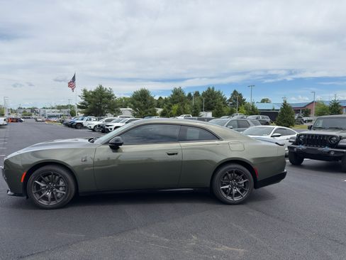 Used 2026 Dodge Charger Scat Pack AWD/4WD image 3