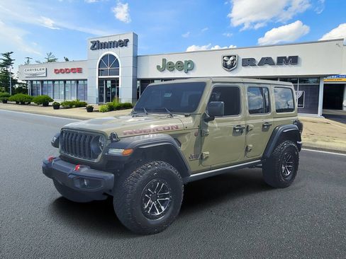 Used 2025 Jeep Wrangler Unlimited Rubicon w/ XTREMEE 35" Tire Package AWD/4WD image 2
