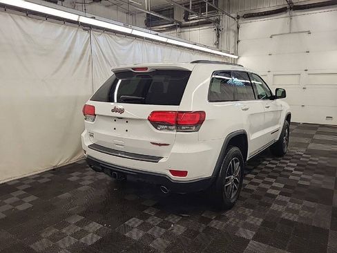 Used 2017 Jeep Grand Cherokee Trailhawk AWD/4WD image 3