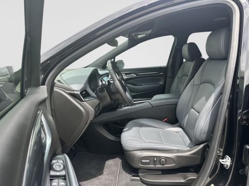 Certified 2024 Buick Enclave Essence FWD image 19