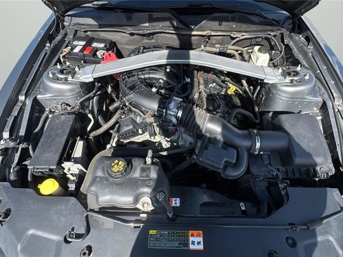 Used 2011 Ford Mustang Premium w/ 203A Rapid Spec Order Code image 9