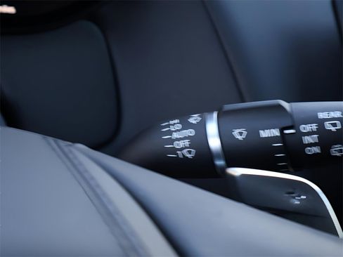 Used 2023 Land Rover Range Rover Sport SE Dynamic image 34