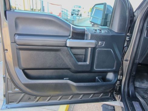 Used 2019 Ford F150 Platinum w/ Equipment Group 701A Luxury AWD/4WD image 13