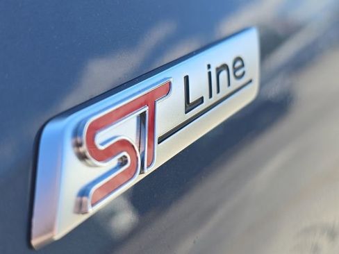 Used 2025 Ford Explorer ST-Line w/ Premium Package image 9