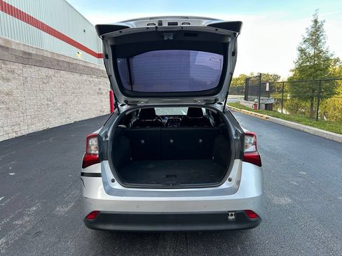 Used 2019 Toyota Prius LE FWD image 11