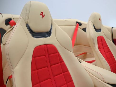 Used 2023 Ferrari Portofino M RWD image 18