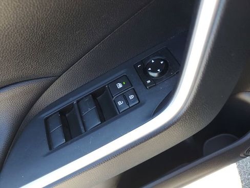 Used 2019 Toyota RAV4 LE w/ All Weather Liner Package AWD/4WD image 21