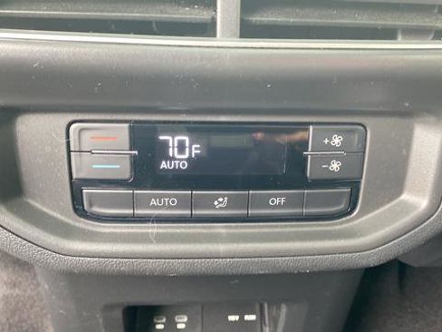 Used 2024 Volkswagen Atlas Peak Edition SE AWD/4WD image 31
