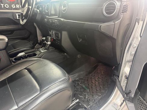 Used 2018 Jeep Wrangler Unlimited Sahara w/ Dual Top Group image 31