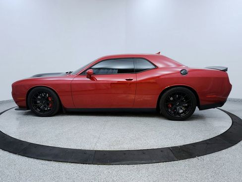Used 2016 Dodge Challenger SRT Hellcat image 2