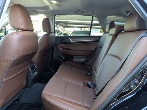 Used 2018 Subaru Outback 3.6R Touring w/ Popular Package #3 image 15