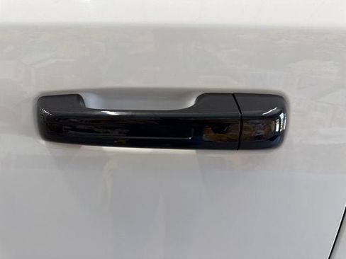 Used 2024 RAM 1500 Limited AWD/4WD image 19