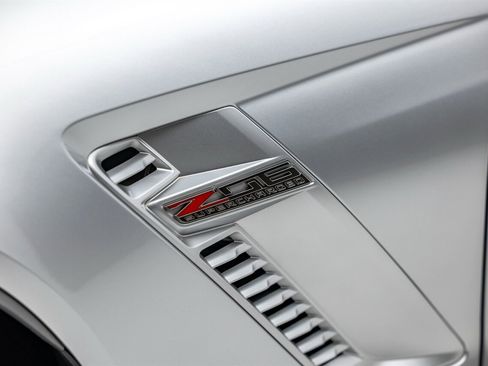 Used 2018 Chevrolet Corvette Z06 image 15