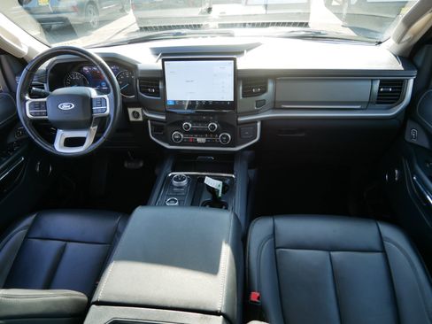 Certified 2024 Ford Expedition XLT image 10