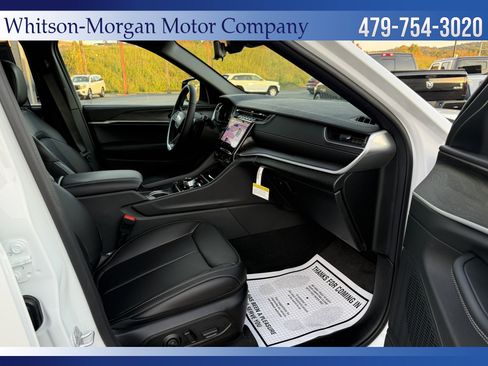 New 2025 Jeep Grand Cherokee Limited image 18