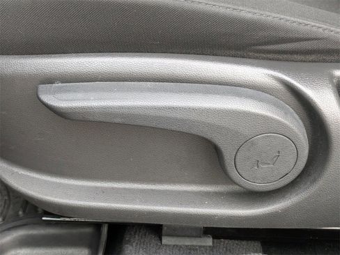 Used 2019 Hyundai Elantra SE w/ Cargo Package image 25