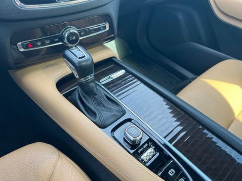 Used 2019 Volvo XC90 T6 Momentum w/ Protection Package Premier AWD/4WD image 19