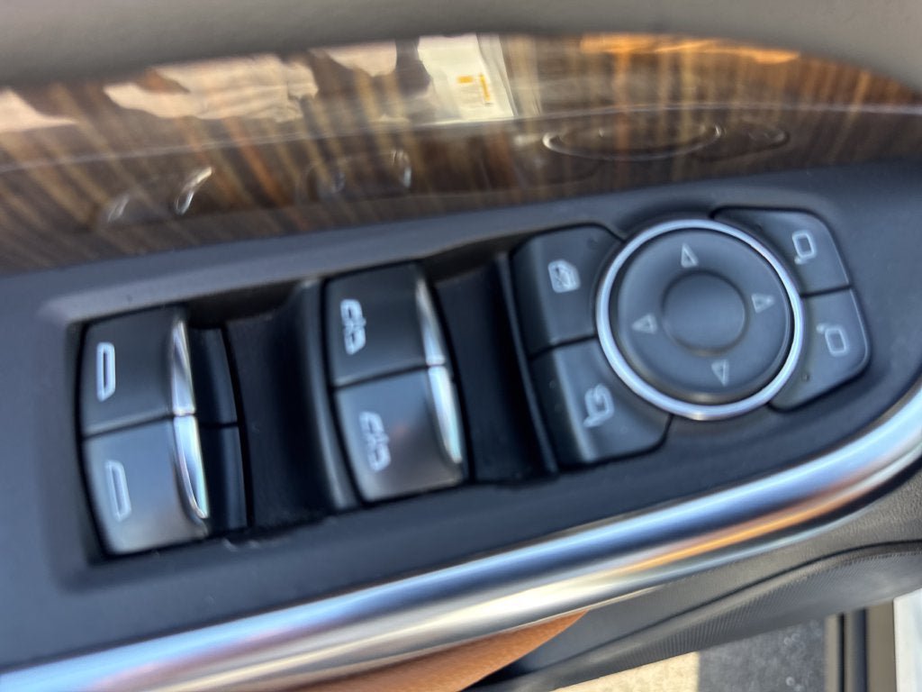 Certified 2023 Cadillac XT4 Premium Luxury w/ Driver Assist Package AWD/4WD image 20