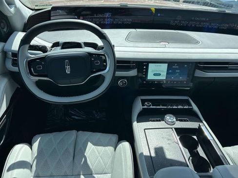 New 2026 Lincoln Navigator L Black Label AWD/4WD image 14