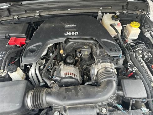 Used 2021 Jeep Gladiator Rubicon image 16