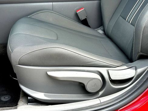 Used 2025 Hyundai Elantra Sport FWD image 14