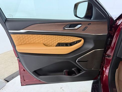 Certified 2025 Jeep Grand Cherokee Summit w/ Luxury Tech Group V image 11