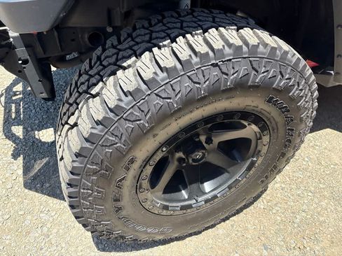 Used 2019 Jeep Wrangler Unlimited Rubicon AWD/4WD image 3