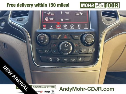 Used 2017 Jeep Grand Cherokee Limited image 17