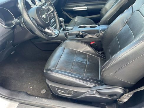 Used 2019 Ford Mustang GT Premium image 12