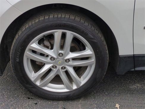 Used 2020 Chevrolet Equinox Premier image 35