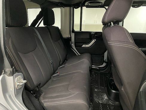 Used 2013 Jeep Wrangler Unlimited Sahara w/ Connectivity Group AWD/4WD image 13