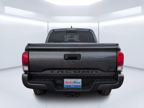 Used 2022 Toyota Tacoma SR5 w/ Technology Package RWD image 4
