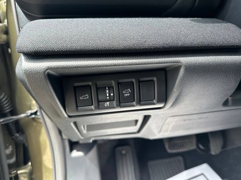 Used 2025 Subaru Outback Premium w/ Popular Package #1A AWD/4WD image 15
