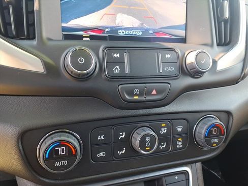 Certified 2022 GMC Terrain SLE w/ Driver Convenience Package image 10