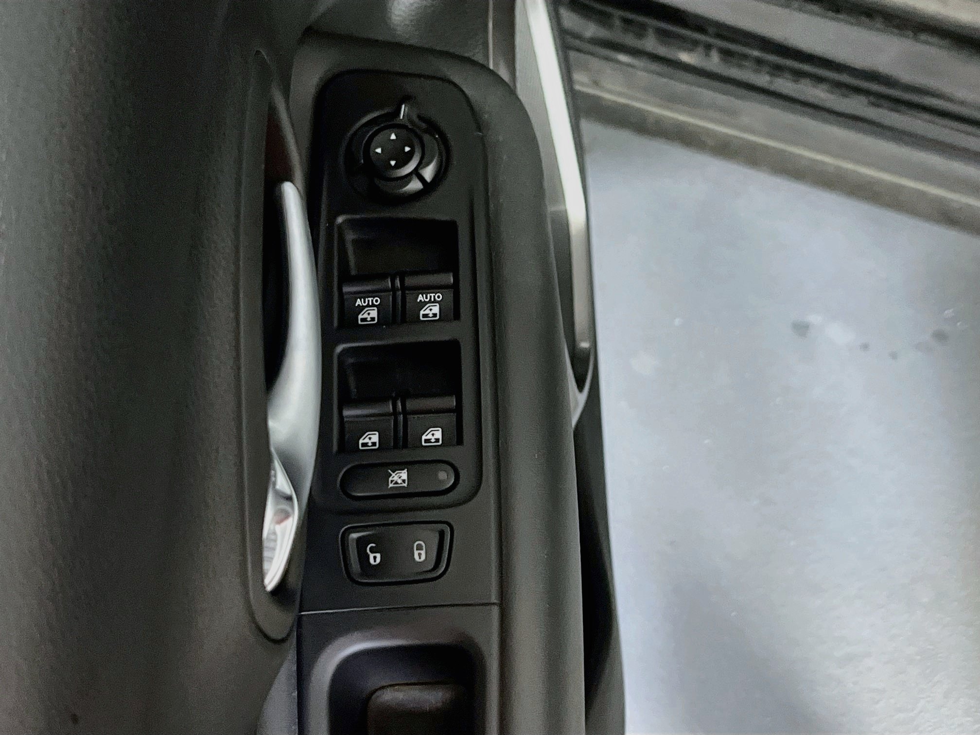 Used 2022 Jeep Renegade Latitude w/ Convenience Group AWD/4WD image 18