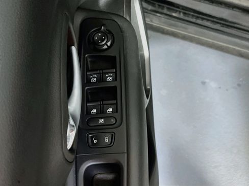 Used 2022 Jeep Renegade Latitude w/ Convenience Group AWD/4WD image 18