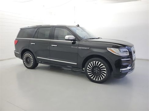 Used 2018 Lincoln Navigator Black Label image 4