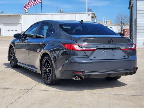 Used 2025 Toyota Camry SE w/ Convenience Package FWD image 5