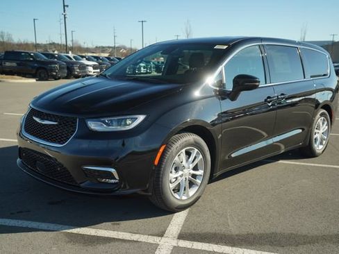 New 2026 Chrysler Pacifica Select FWD image 3