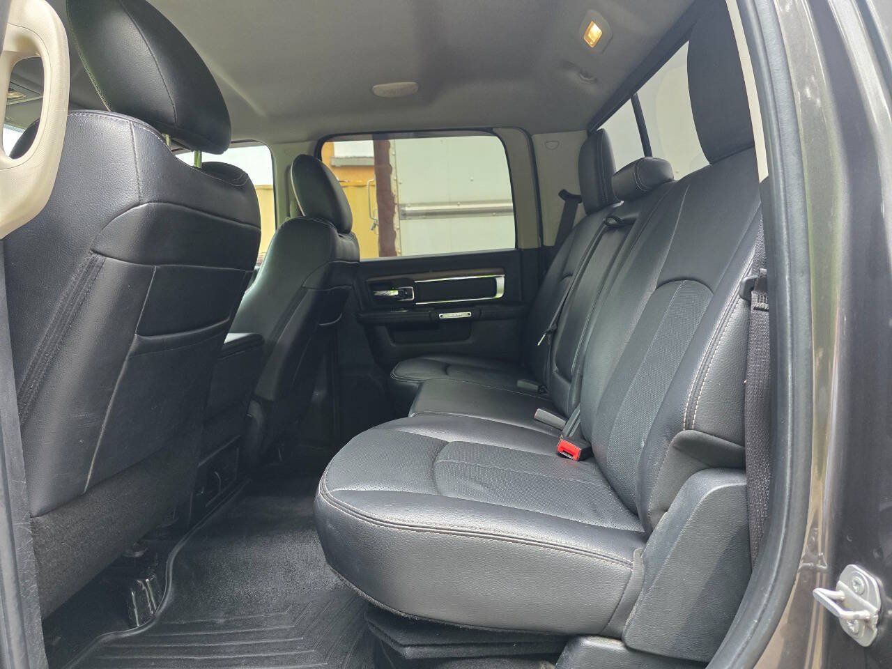 Used 2018 RAM 2500 Laramie w/ Sport Appearance Group AWD/4WD image 27