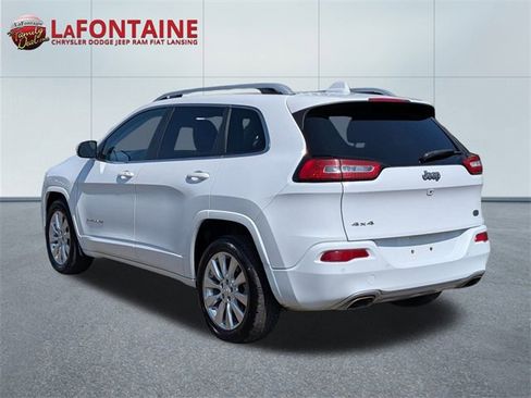 Used 2018 Jeep Cherokee Overland image 3