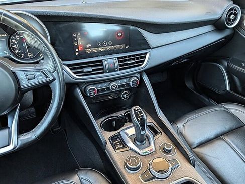 Used 2020 Alfa Romeo Giulia Ti w/ Active Blind Spot Package AWD/4WD image 23