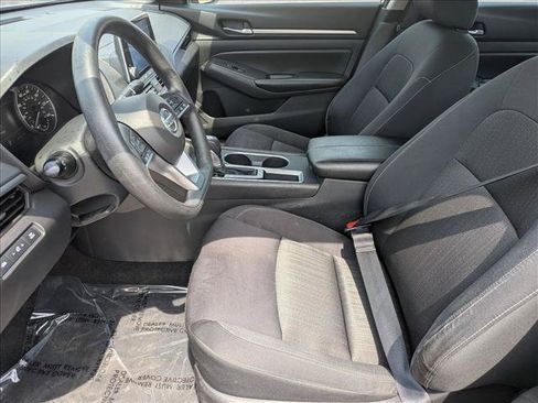 Used 2022 Nissan Altima 2.5 SV FWD image 15