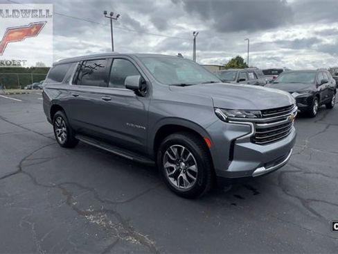 Used 2021 Chevrolet Suburban LT w/ LT Signature Package image 2